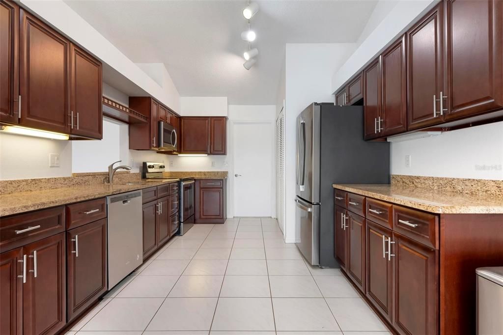 En Venta: $324,900 (3 camas, 2 baños, 1944 Pies cuadrados)