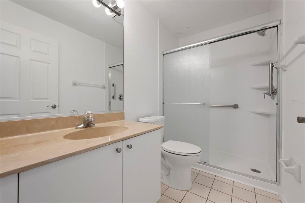 En Venta: $324,900 (3 camas, 2 baños, 1944 Pies cuadrados)