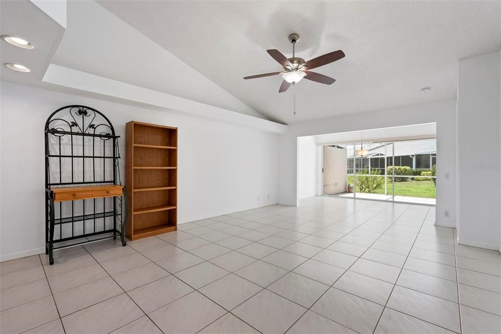 En Venta: $324,900 (3 camas, 2 baños, 1944 Pies cuadrados)