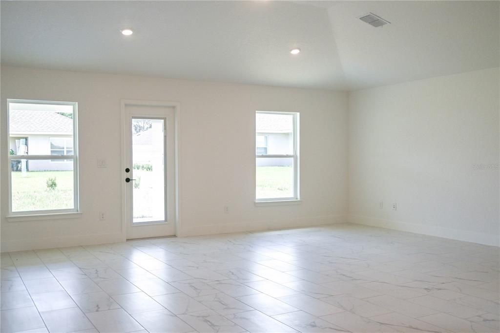 For Sale: $292,000 (3 beds, 2 baths, 1720 Square Feet)