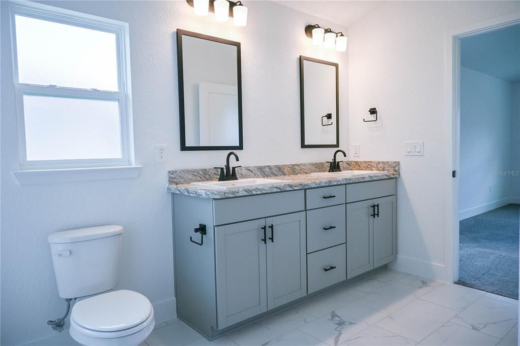 For Sale: $292,000 (3 beds, 2 baths, 1720 Square Feet)