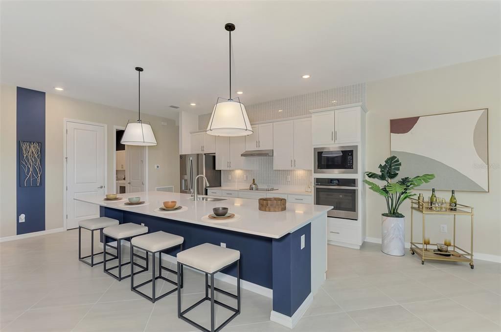 Active With Contract: $863,096 (3 beds, 3 baths, 2651 Square Feet)