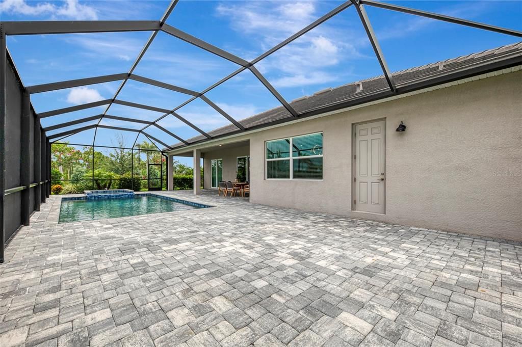 Active With Contract: $863,096 (3 beds, 3 baths, 2651 Square Feet)