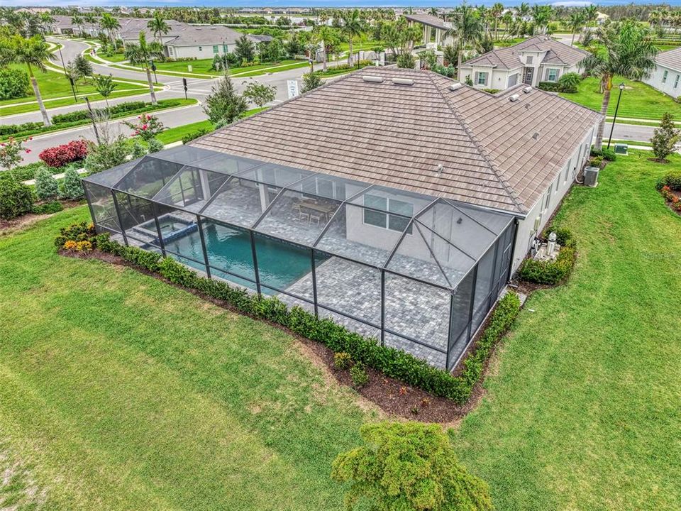 Active With Contract: $863,096 (3 beds, 3 baths, 2651 Square Feet)