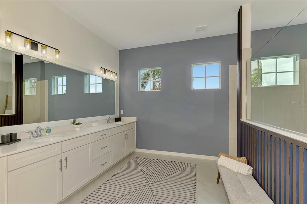 Active With Contract: $863,096 (3 beds, 3 baths, 2651 Square Feet)