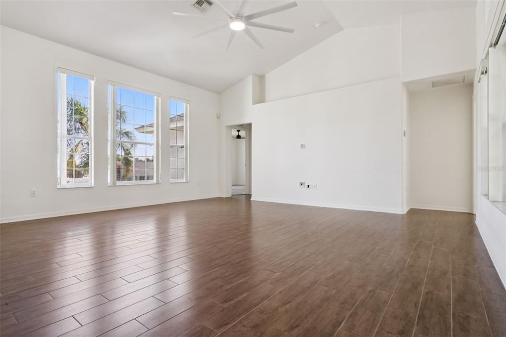 На продажу: $399,800 (4 спален, 3 ванн, 2010 Квадратных фут)