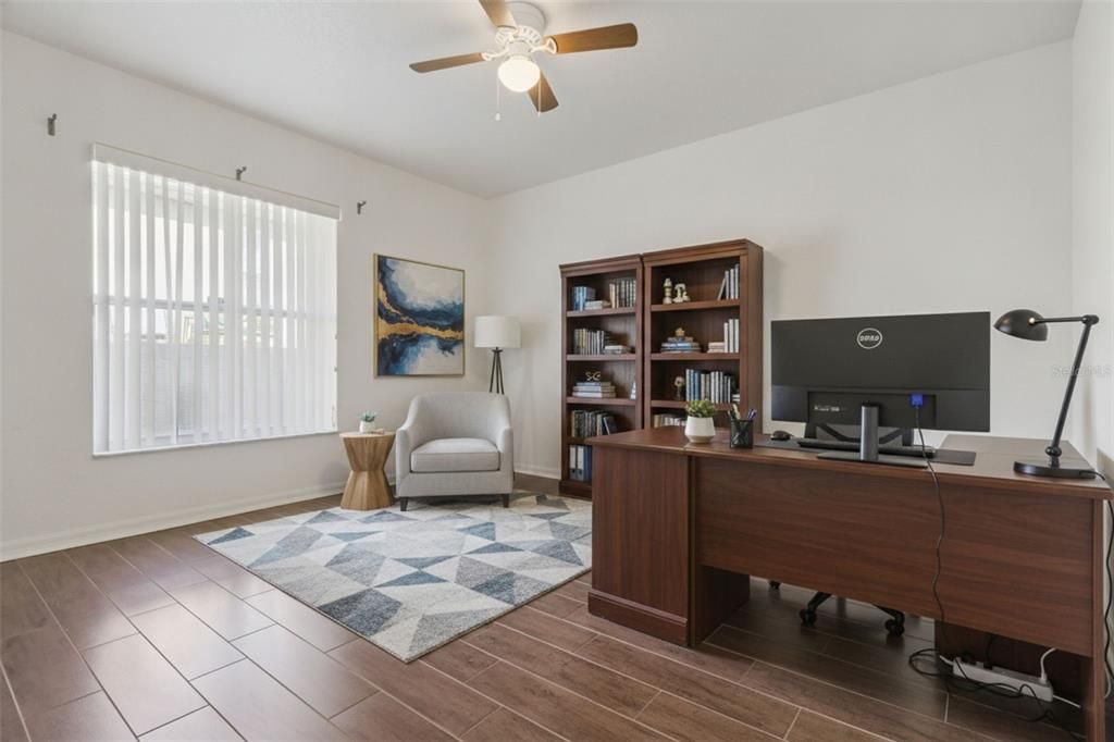 На продажу: $399,800 (4 спален, 3 ванн, 2010 Квадратных фут)