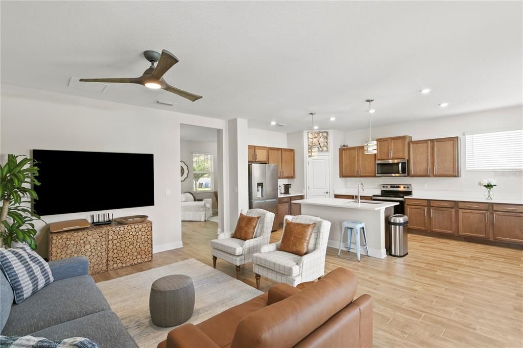 For Sale: $895,000 (4 beds, 3 baths, 2192 Square Feet)