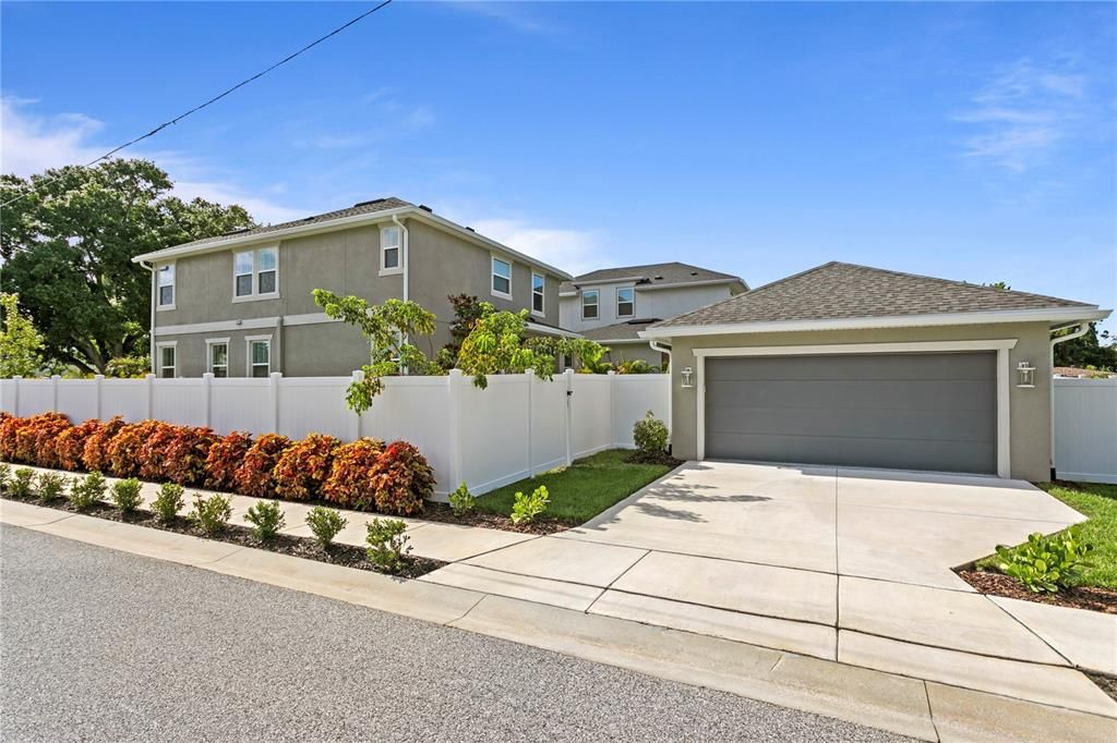 For Sale: $895,000 (4 beds, 3 baths, 2192 Square Feet)