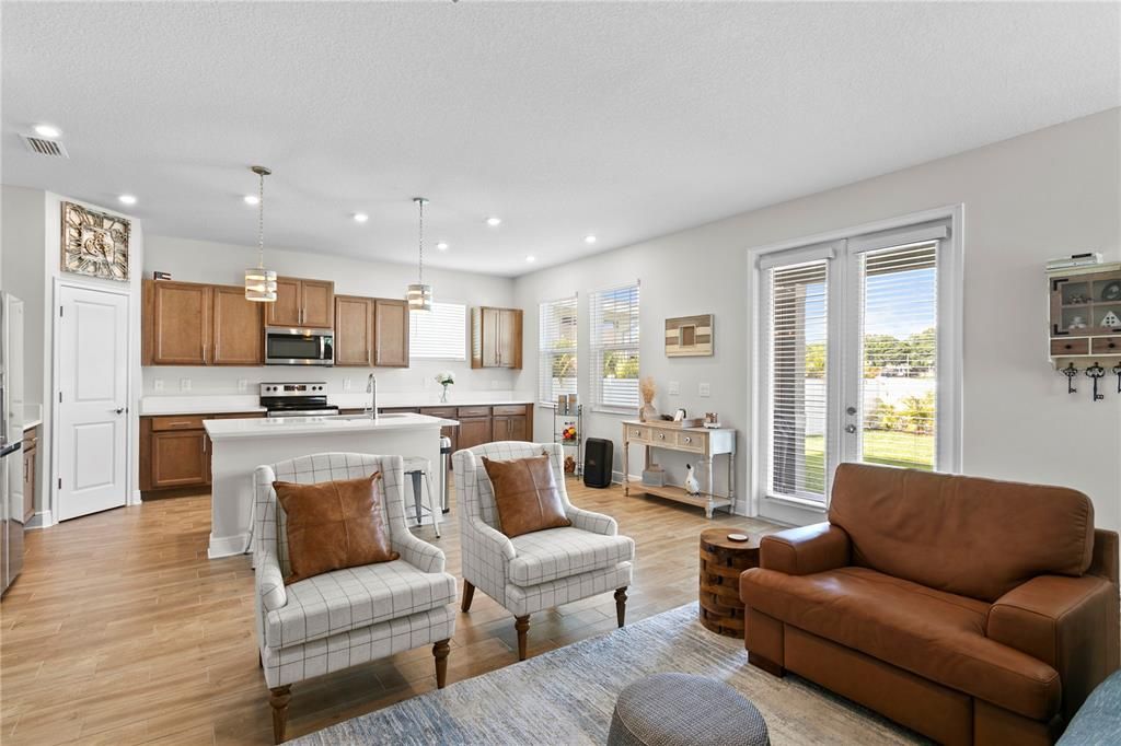 For Sale: $895,000 (4 beds, 3 baths, 2192 Square Feet)