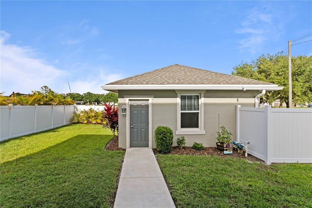 For Sale: $895,000 (4 beds, 3 baths, 2192 Square Feet)