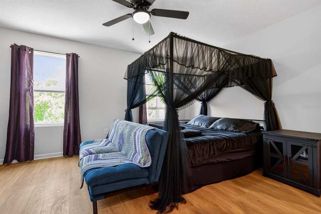 For Sale: $289,999 (3 beds, 2 baths, 1440 Square Feet)