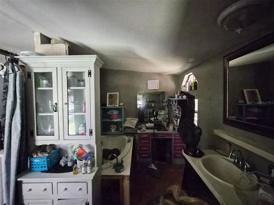 На продажу: $168,900 (4 спален, 3 ванн, 1848 Квадратных фут)