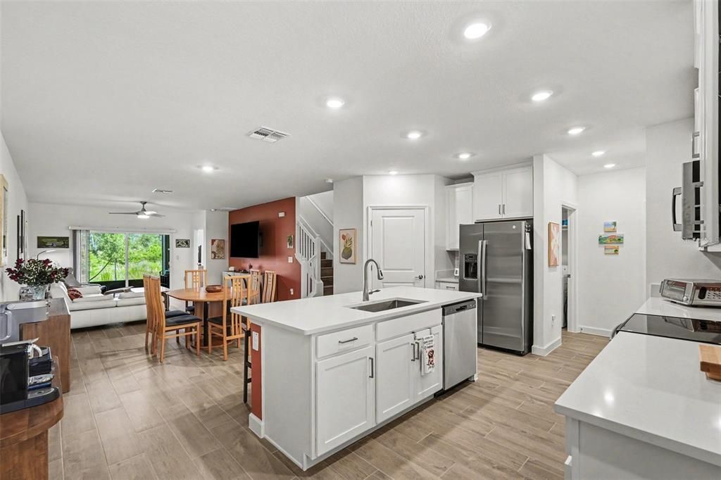For Sale: $339,000 (2 beds, 2 baths, 1747 Square Feet)