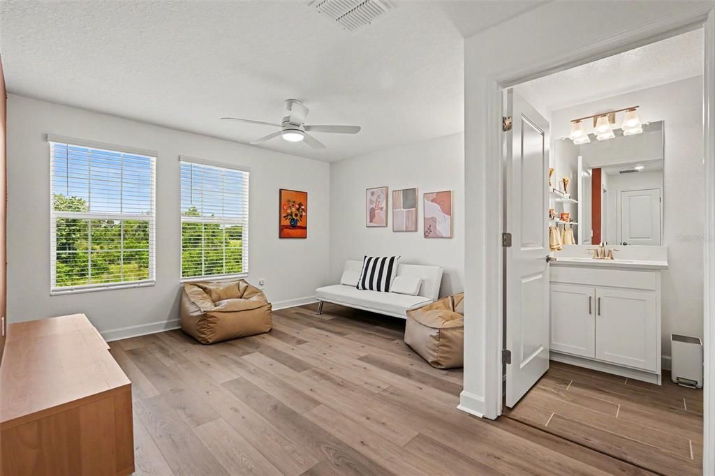 For Sale: $339,000 (2 beds, 2 baths, 1747 Square Feet)