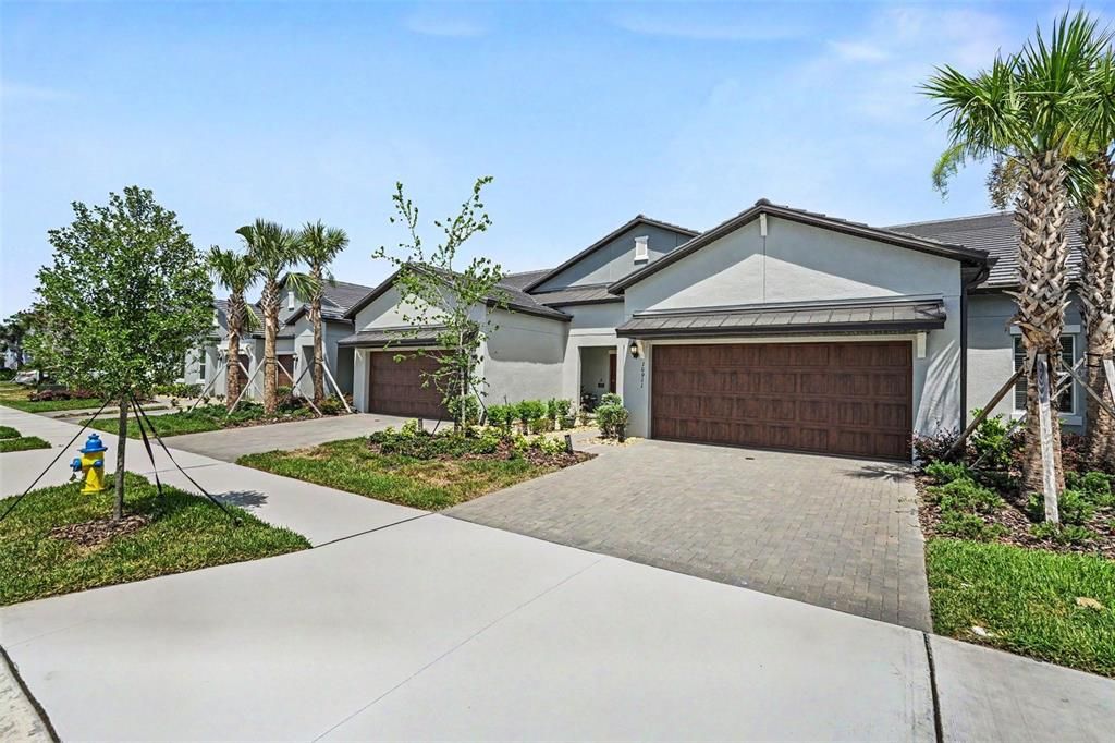 For Sale: $339,000 (2 beds, 2 baths, 1747 Square Feet)