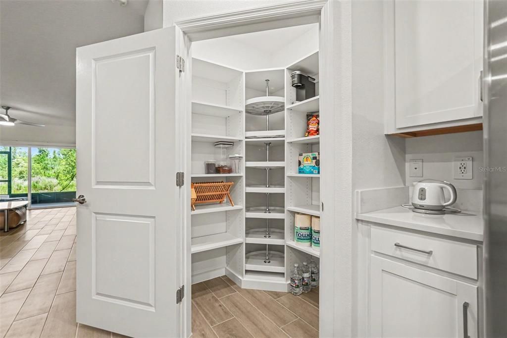 For Sale: $339,000 (2 beds, 2 baths, 1747 Square Feet)