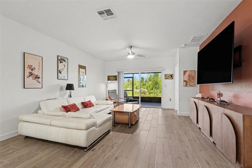 For Sale: $339,000 (2 beds, 2 baths, 1747 Square Feet)