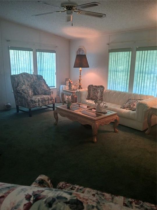 For Sale: $225,000 (2 beds, 2 baths, 1296 Square Feet)