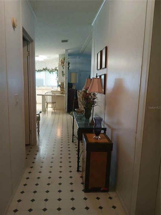 For Sale: $225,000 (2 beds, 2 baths, 1296 Square Feet)