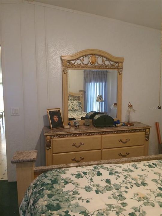For Sale: $225,000 (2 beds, 2 baths, 1296 Square Feet)