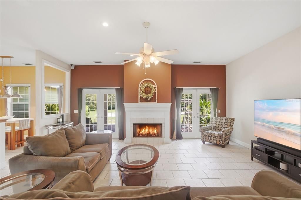 For Sale: $799,500 (3 beds, 2 baths, 2294 Square Feet)