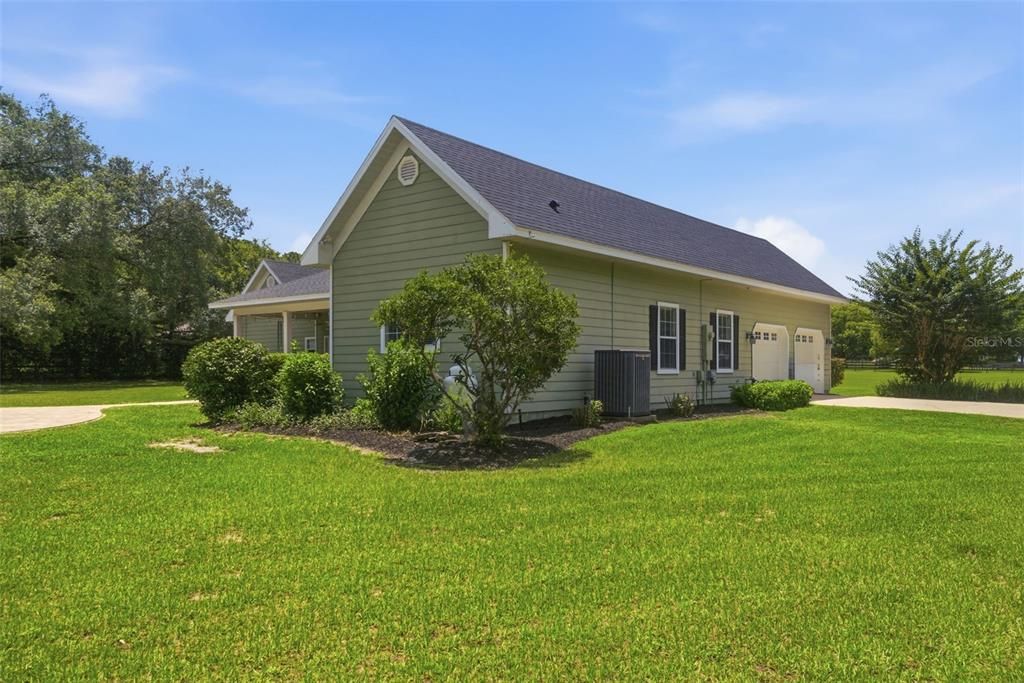For Sale: $799,500 (3 beds, 2 baths, 2294 Square Feet)