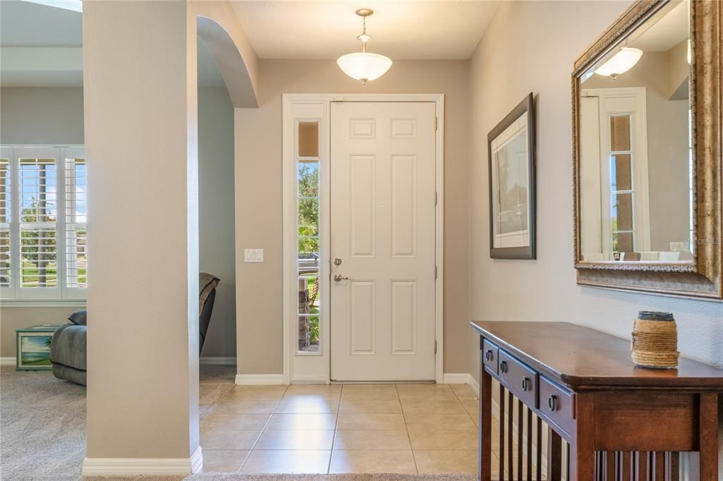 En Venta: $774,900 (4 camas, 3 baños, 2814 Pies cuadrados)