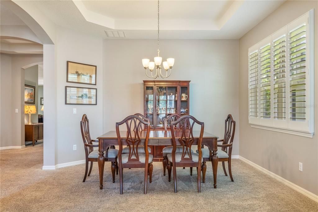 En Venta: $774,900 (4 camas, 3 baños, 2814 Pies cuadrados)