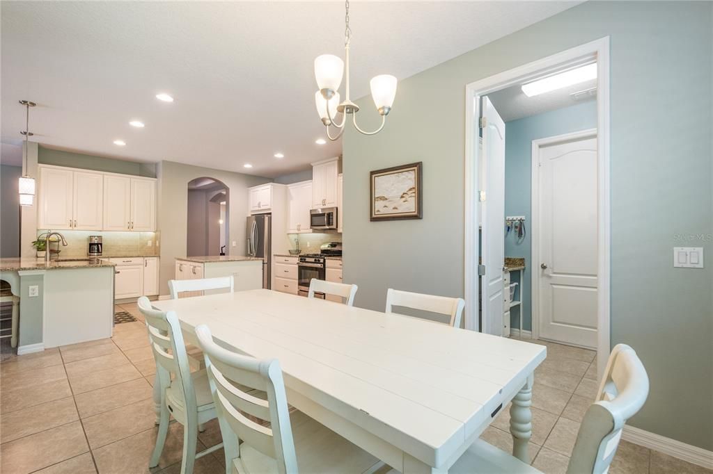 En Venta: $774,900 (4 camas, 3 baños, 2814 Pies cuadrados)