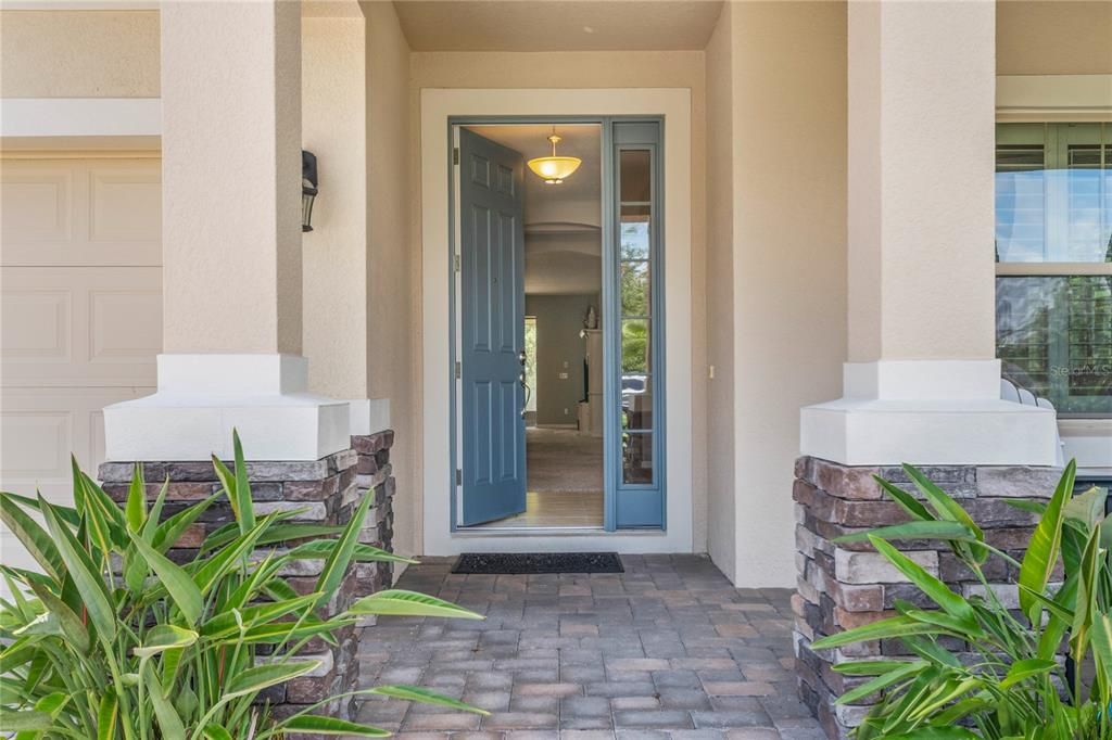 En Venta: $774,900 (4 camas, 3 baños, 2814 Pies cuadrados)