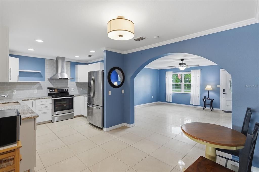 For Sale: $319,000 (3 beds, 2 baths, 1522 Square Feet)