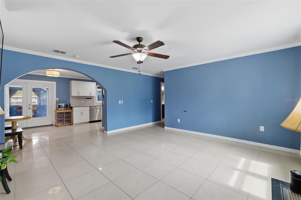 For Sale: $319,000 (3 beds, 2 baths, 1522 Square Feet)