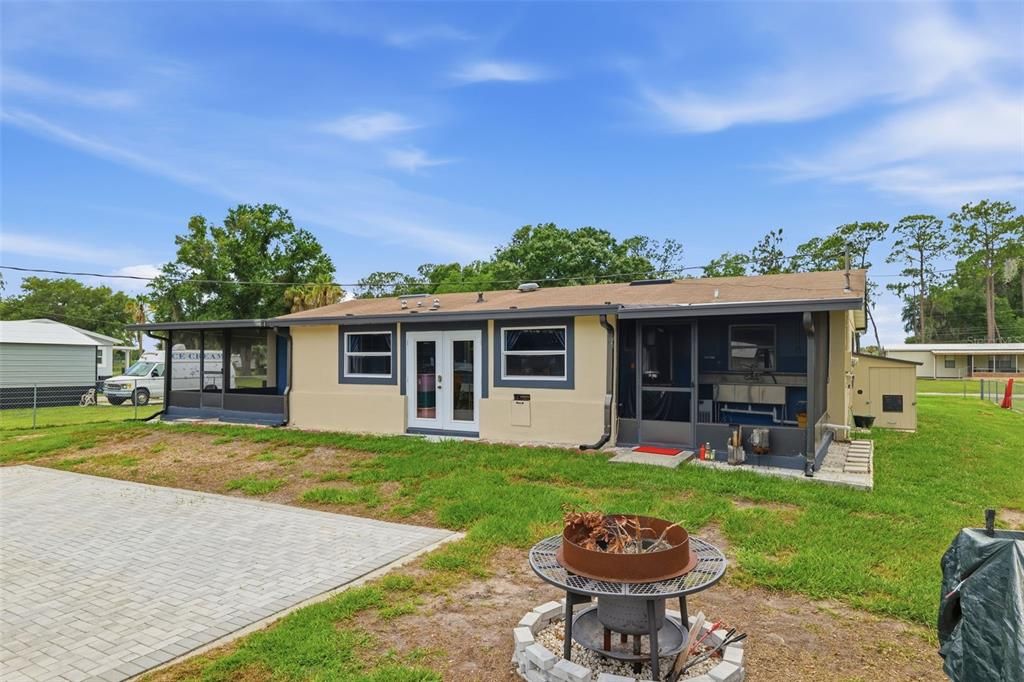 For Sale: $319,000 (3 beds, 2 baths, 1522 Square Feet)