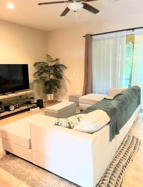 En Venta: $300,000 (3 camas, 2 baños, 1550 Pies cuadrados)