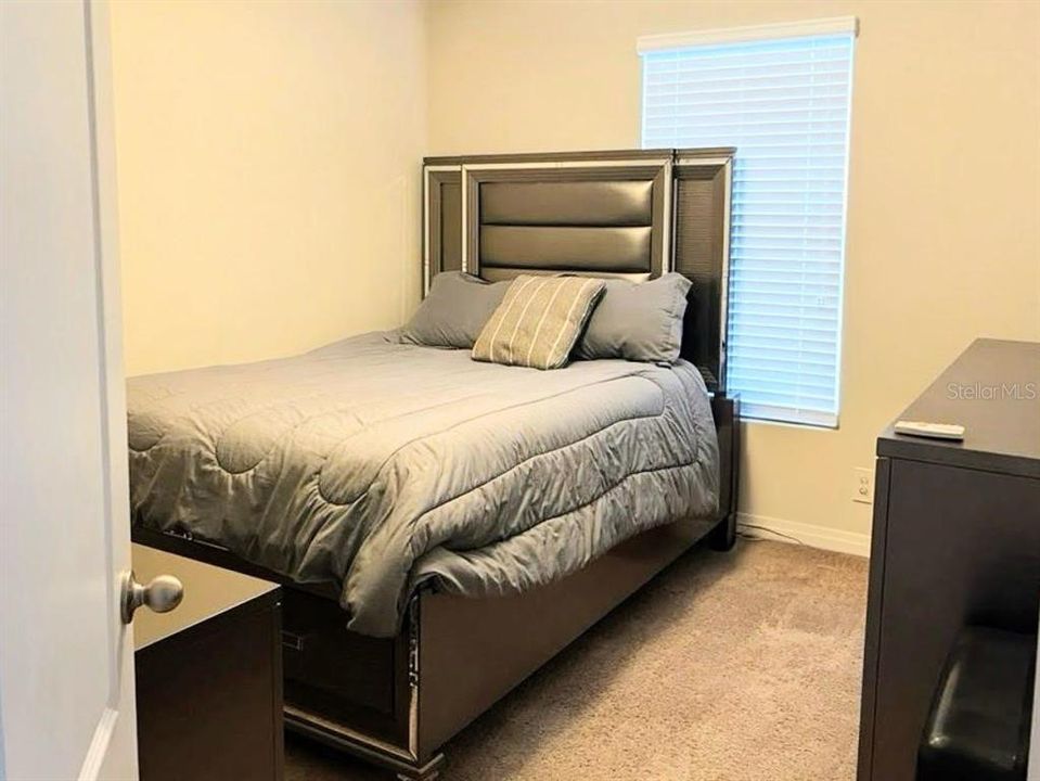 En Venta: $300,000 (3 camas, 2 baños, 1550 Pies cuadrados)