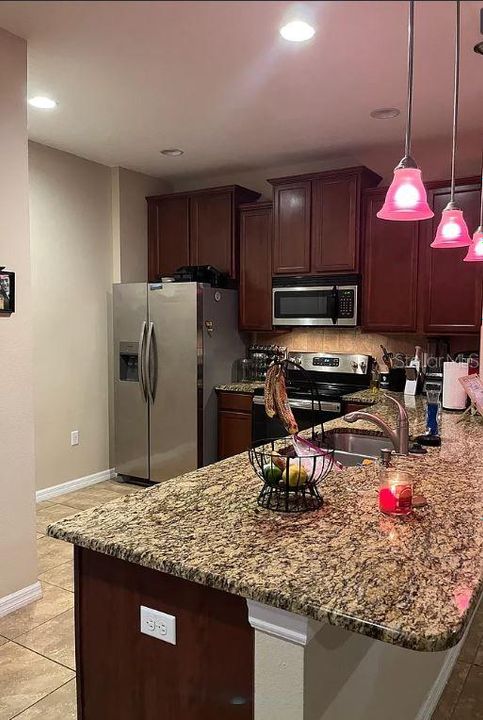 En Venta: $300,000 (3 camas, 2 baños, 1550 Pies cuadrados)