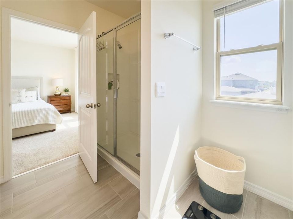 En Venta: $560,000 (3 camas, 2 baños, 2216 Pies cuadrados)
