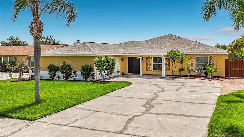 En Venta: $925,000 (4 camas, 3 baños, 2989 Pies cuadrados)