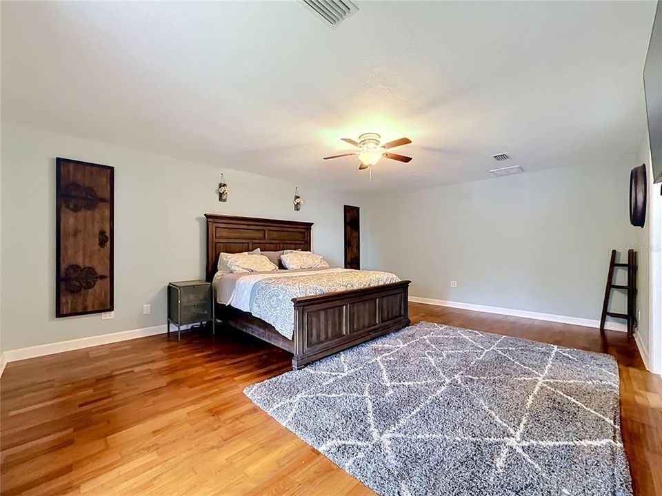 En Venta: $925,000 (4 camas, 3 baños, 2989 Pies cuadrados)