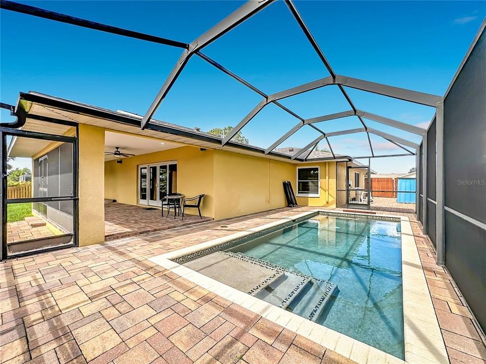 En Venta: $925,000 (4 camas, 3 baños, 2989 Pies cuadrados)