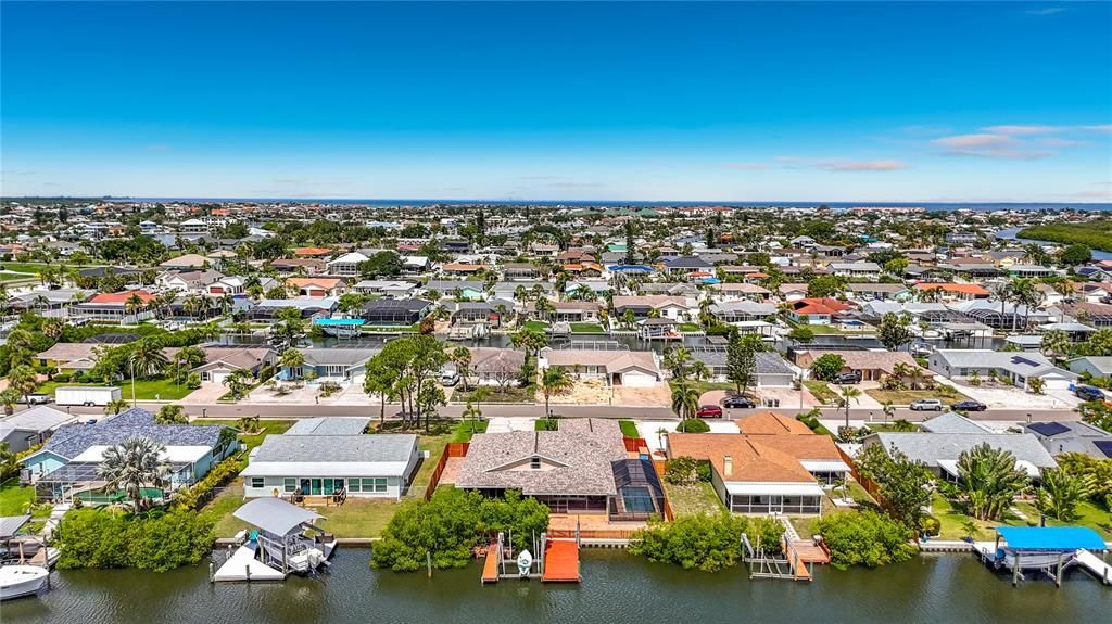 En Venta: $925,000 (4 camas, 3 baños, 2989 Pies cuadrados)