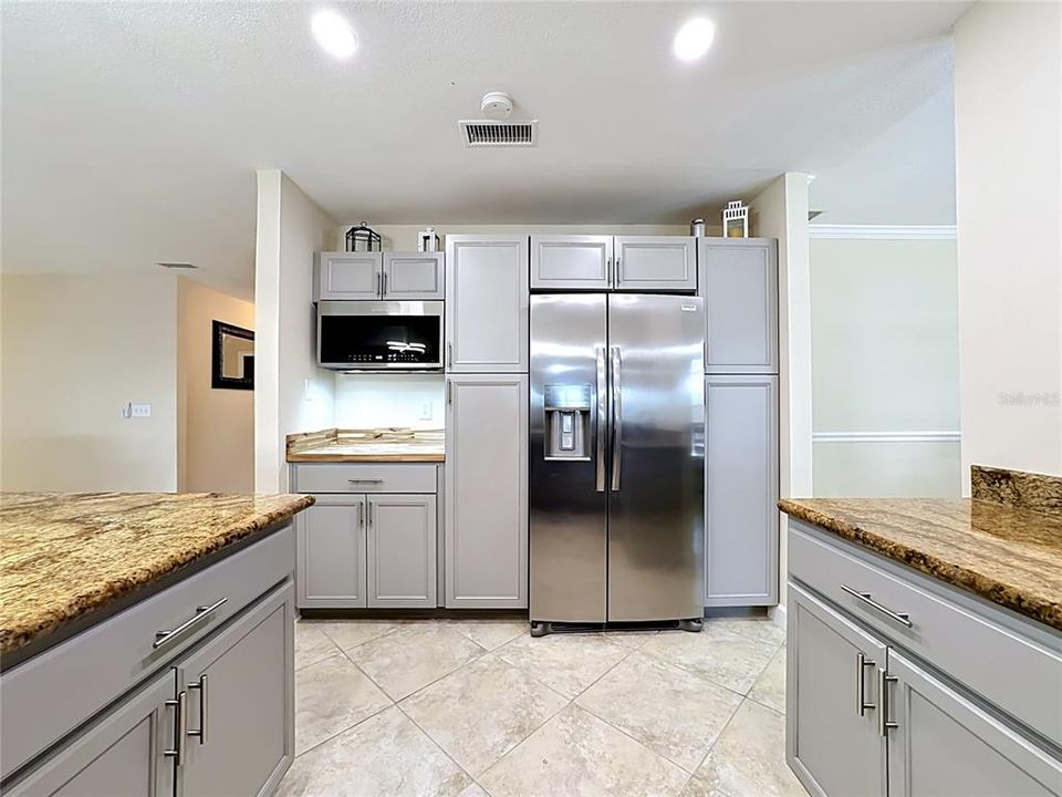 En Venta: $925,000 (4 camas, 3 baños, 2989 Pies cuadrados)