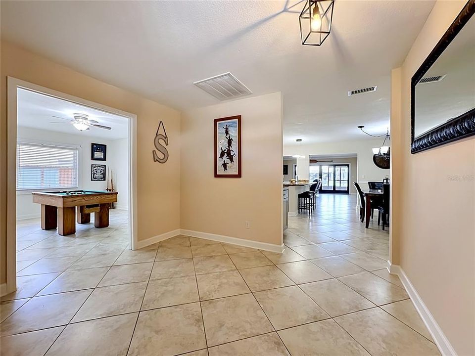 En Venta: $925,000 (4 camas, 3 baños, 2989 Pies cuadrados)