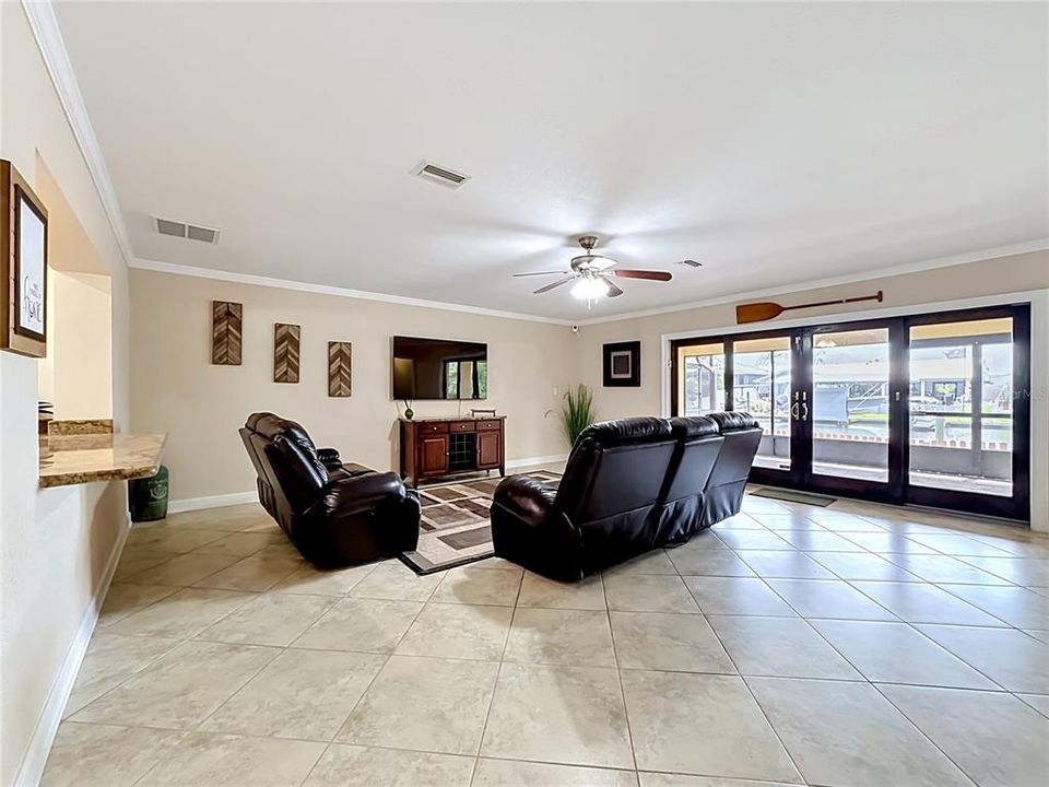 En Venta: $925,000 (4 camas, 3 baños, 2989 Pies cuadrados)