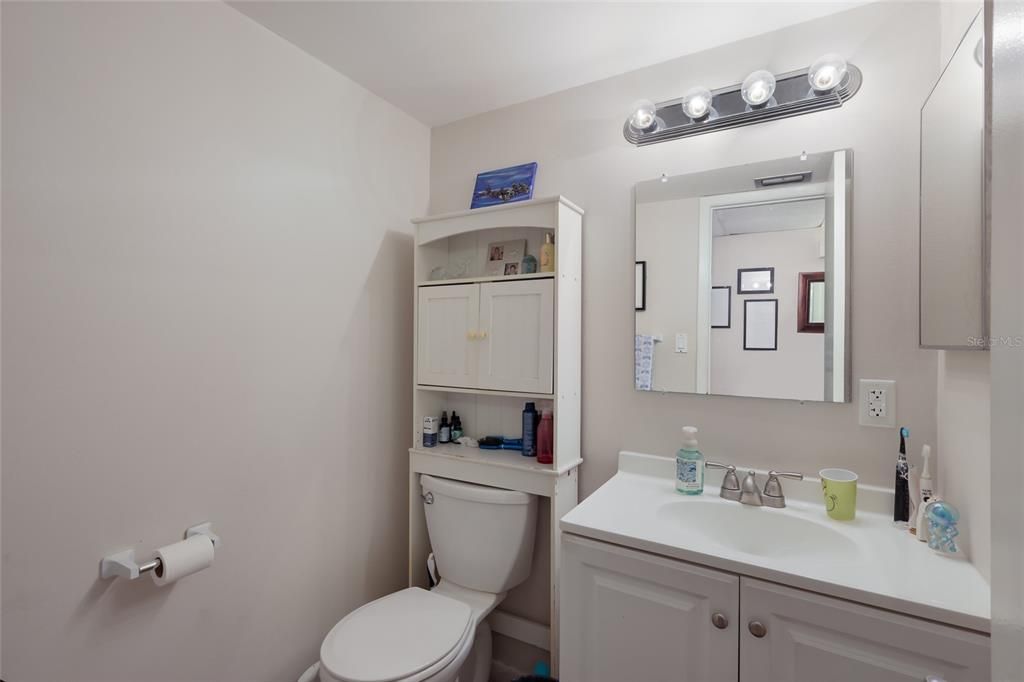 For Sale: $140,000 (2 beds, 2 baths, 925 Square Feet)