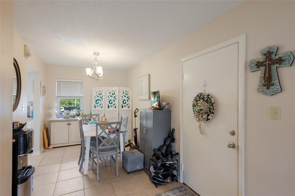 For Sale: $140,000 (2 beds, 2 baths, 925 Square Feet)