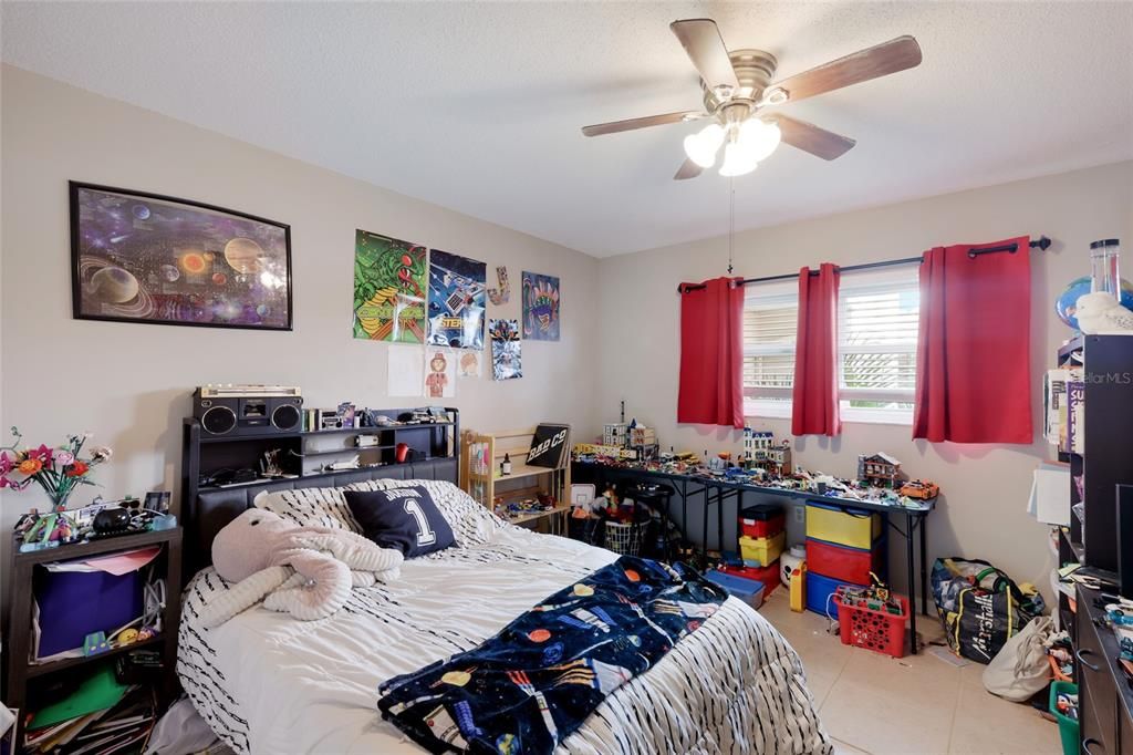 For Sale: $140,000 (2 beds, 2 baths, 925 Square Feet)
