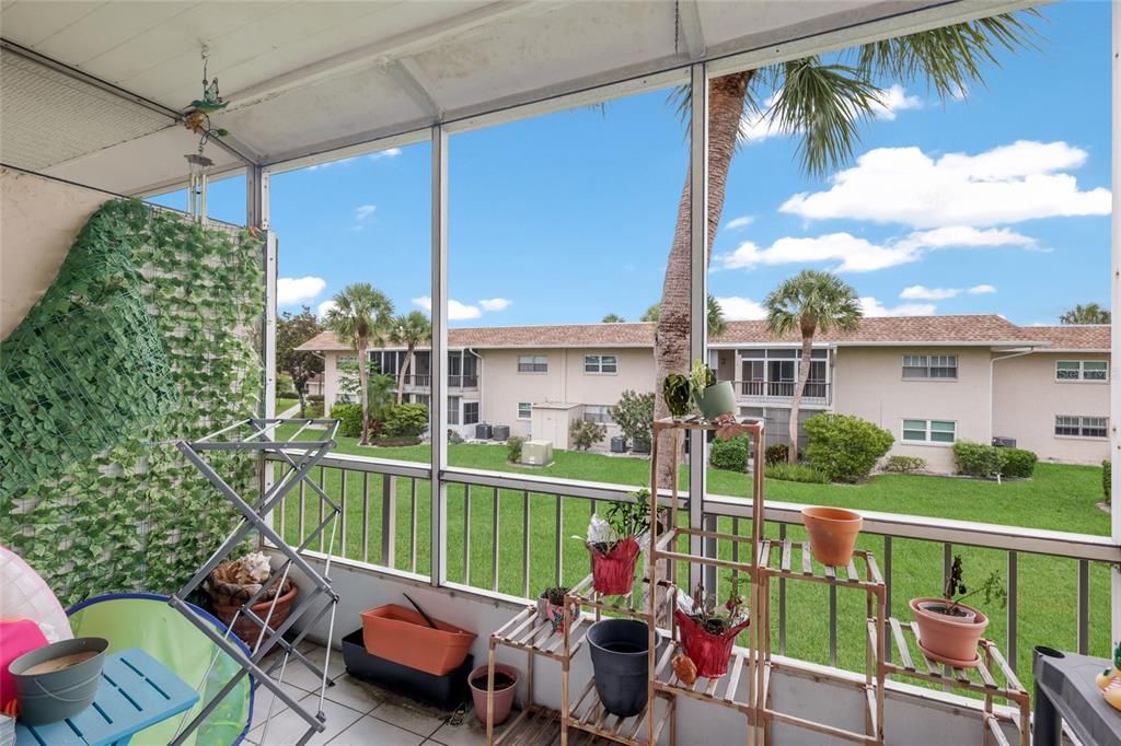 For Sale: $140,000 (2 beds, 2 baths, 925 Square Feet)
