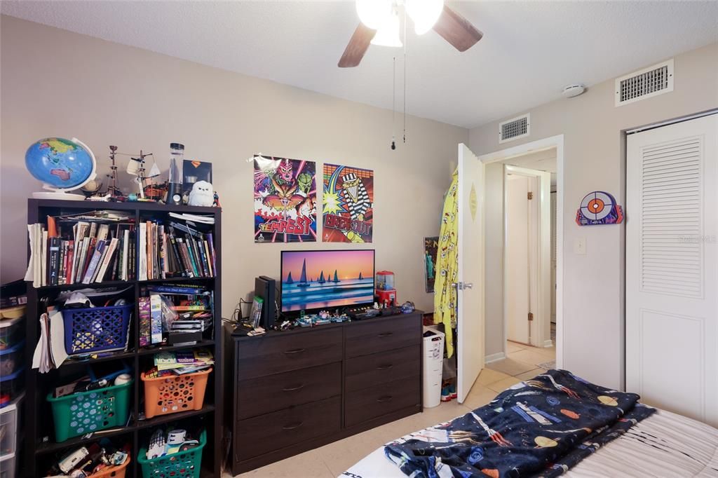 For Sale: $140,000 (2 beds, 2 baths, 925 Square Feet)